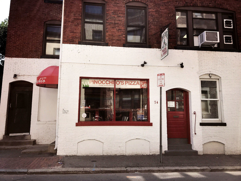 Boston Food Reviews: Pizza, Seafood, and More